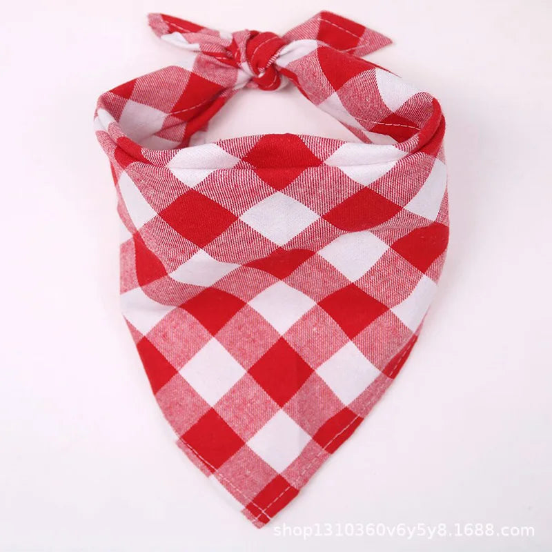 Classic Red Black Plaid Pet Dog Bandana Cat Puppy Kerchief Pet Dog Accessories Pet Neckerchief Scarf Dog Saliva Towel